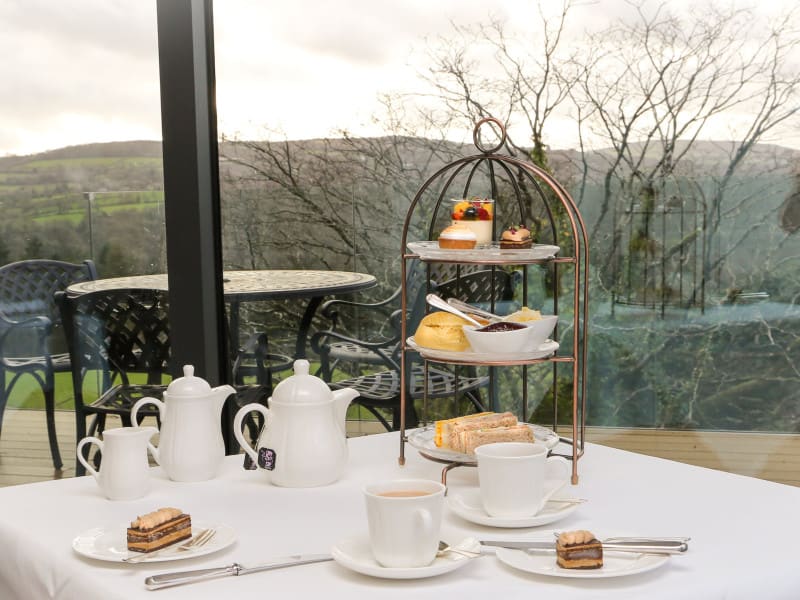 aft tea in restaurant 2